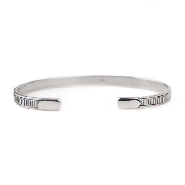 Sterling Silver Bangle with Vertical Ribbed Pattern