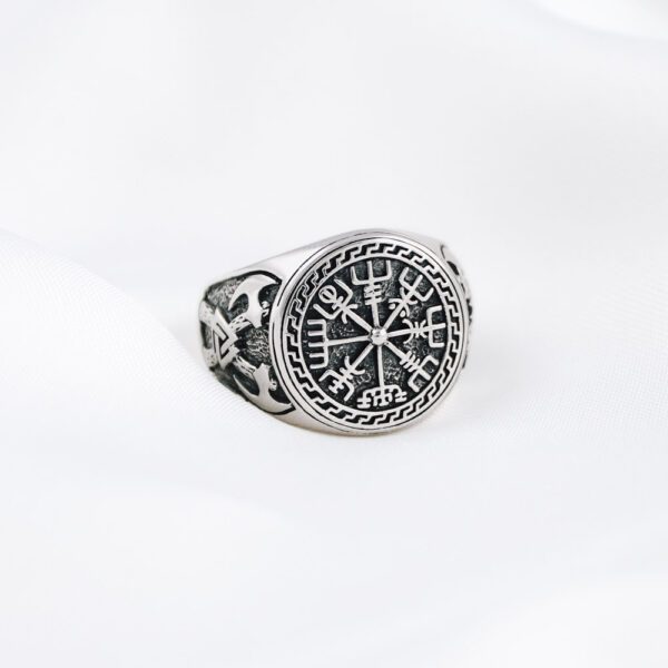 "Vegvisir" Viking Compass