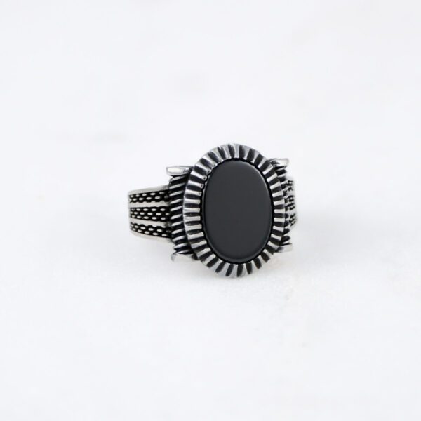 Oval Onyx Silver Ring - Image 2