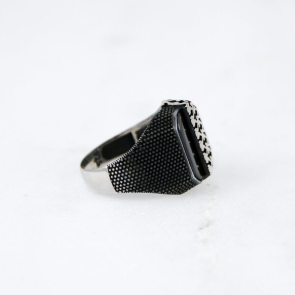 Onyx Stone 'Bipolar' Design Silver Ring - Image 4