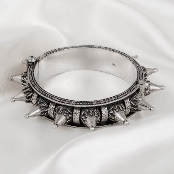 Vintage Oxidized Bangle with Spikes - Image 4