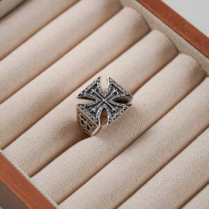 Templars Cross with Fleur De Lis 925 Silver Ring
